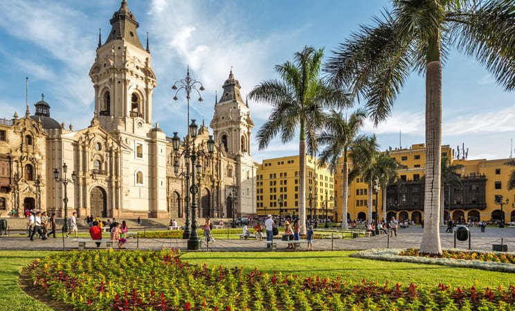 lima plaza mayor colonial architecture peru