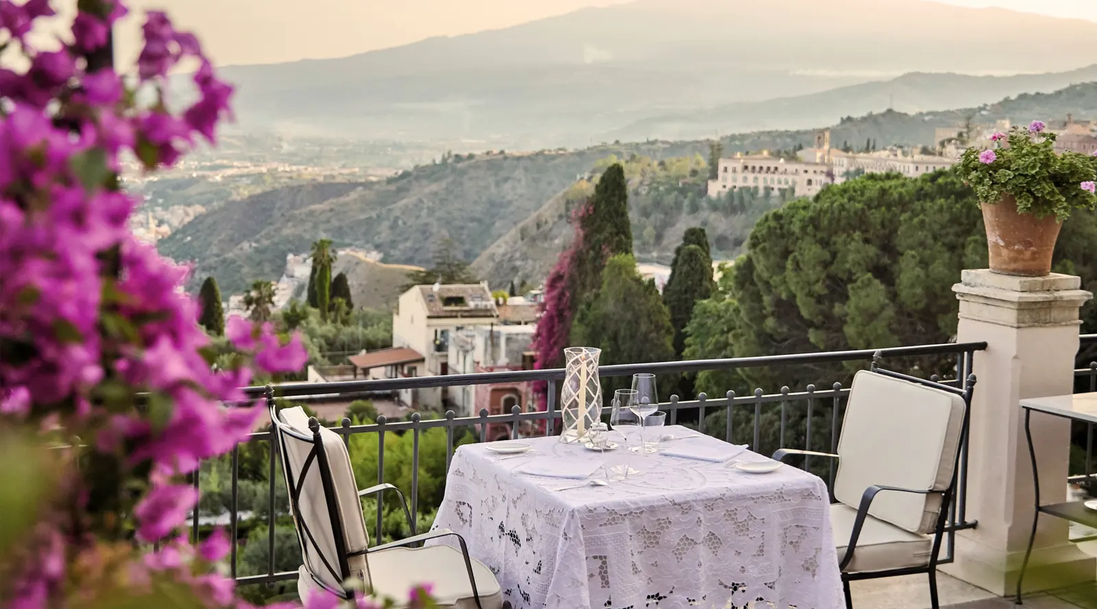 Grand Hotel Timeo al fresco dining