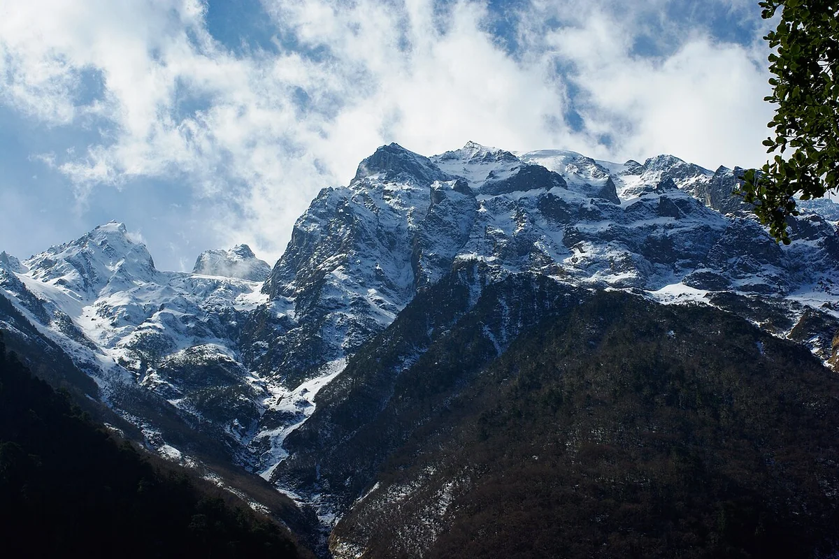 Mingyong Glacier 明永冰川, Yunnan, 2009 - 51992606670.jpg
