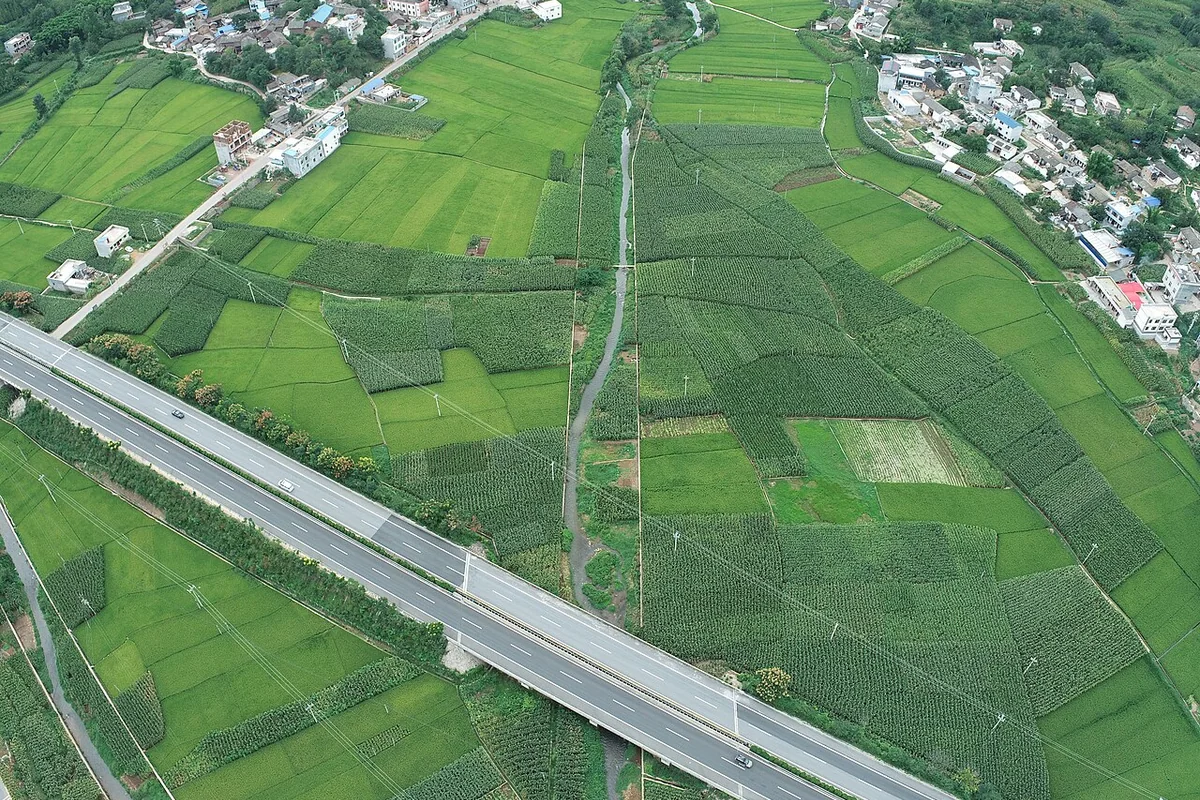 Da River near Zhongzhai Village in Huize, Yunnan.jpg