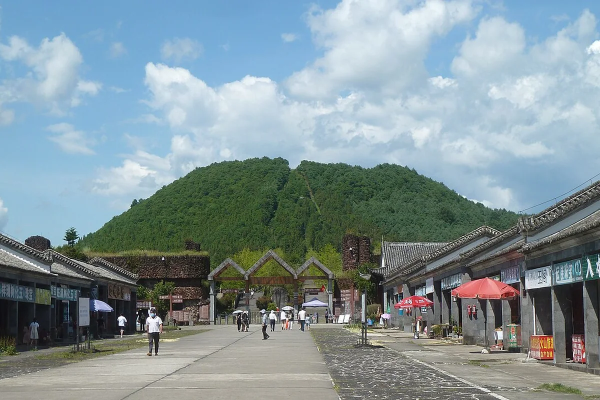 Tengchong Volcano Cluster 02.jpg