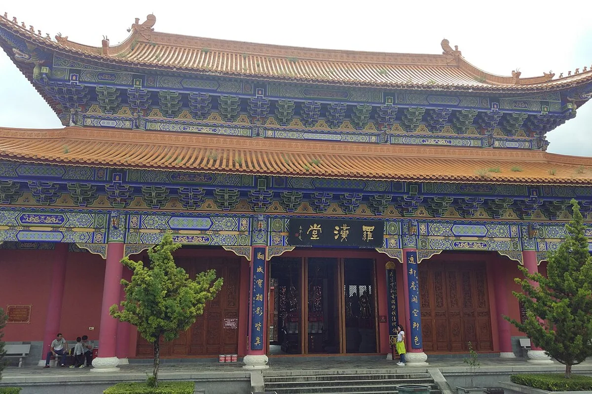Chongsheng Temple 崇聲寺 and Three Pagodas 三塔, Yunnan, China - 23845767588.jpg