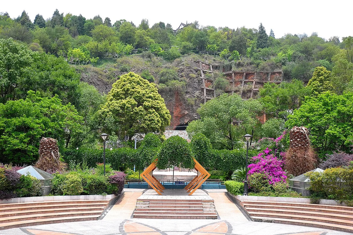 富源旧城山公园 - 广场 - 2024-05-22.jpg