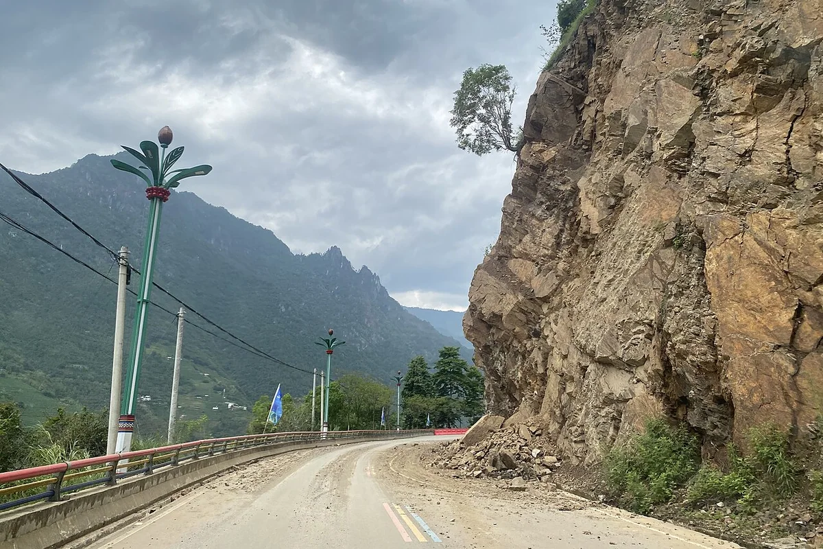 知子罗公路 - 塌方 - 2024-06-01 02.jpg