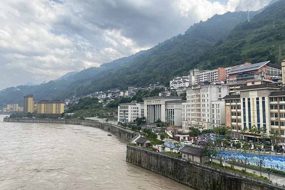 福贡县城怒江西岸 - 2024-06-01 02.jpg