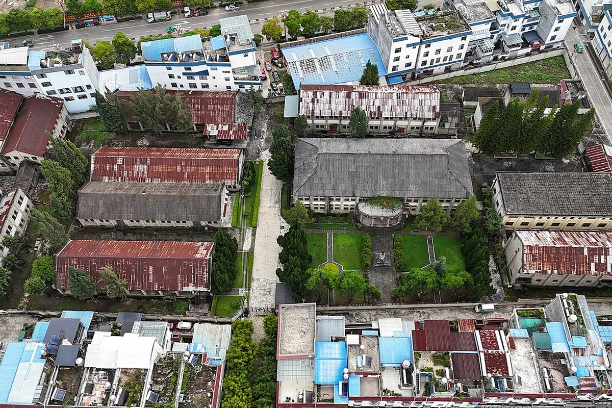 凤庆茶厂老厂区旧址 - 航拍 - 2024-10-12 07.jpg