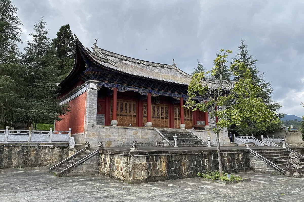 凤庆文庙 - 崇圣殿 - 2024-10-12 02.jpg