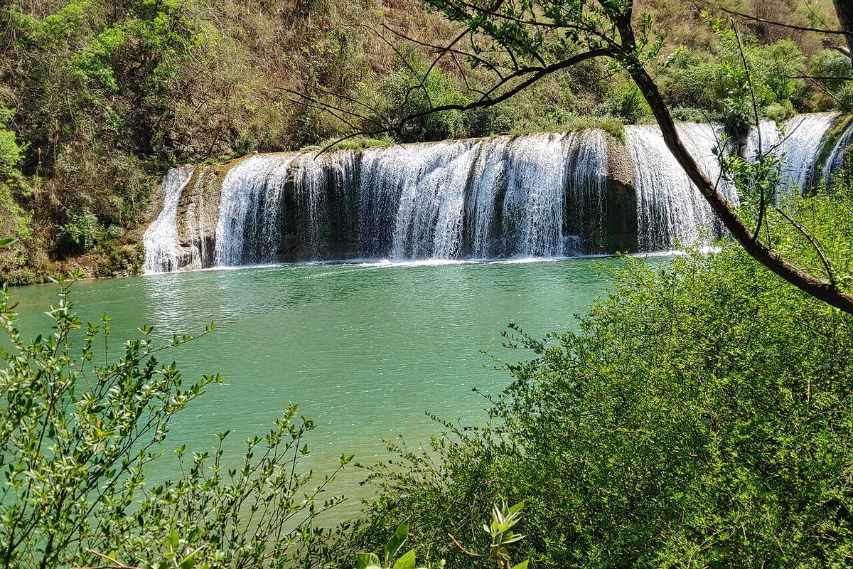 九龙瀑布群-风光 (98591).jpg