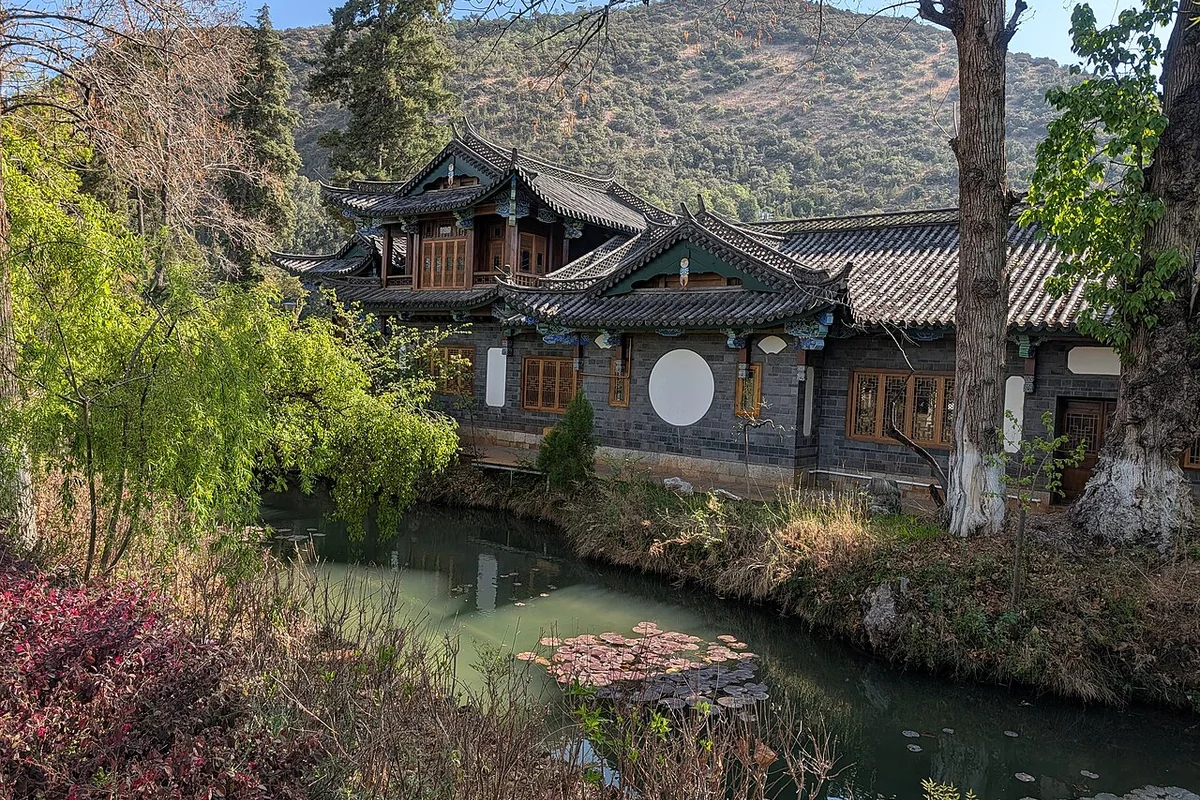 丽江黑龙潭 2026-04-01 04.jpg