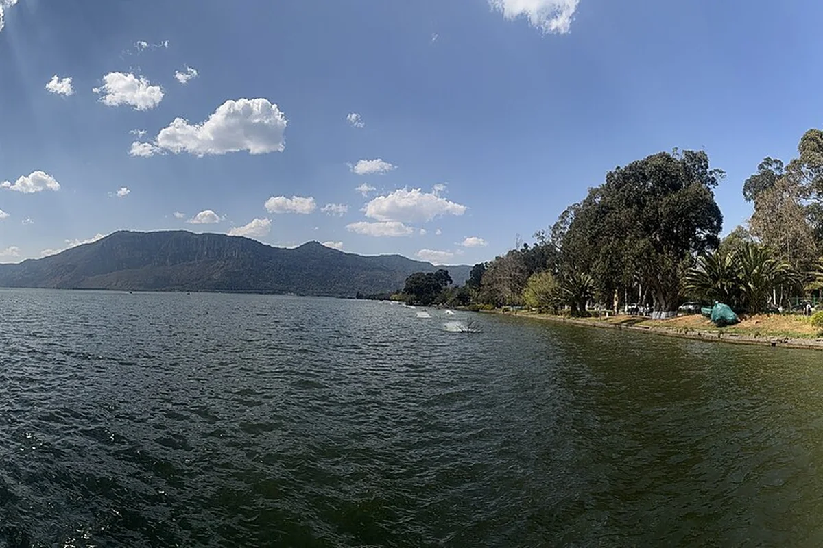 20260222 Kunming Dianchi Lake PANO.jpg