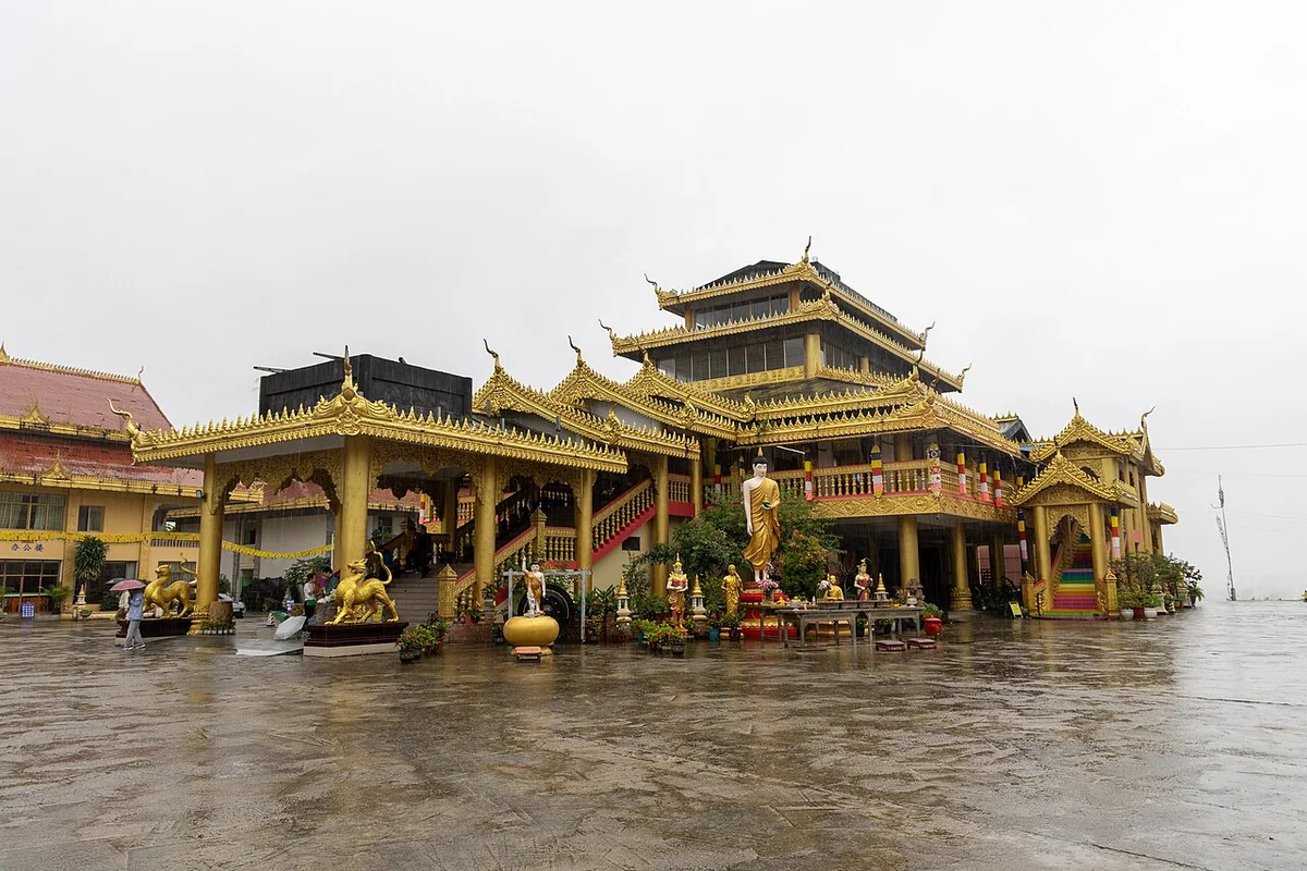 瑞丽市总佛寺 - 2025-11-03 01.jpg