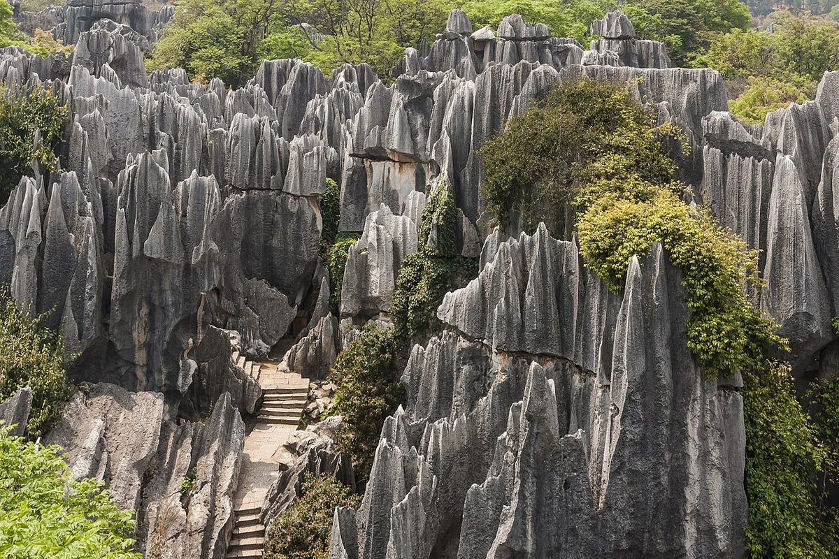 Shilin Yunnan China Shilin-Stone-Forest-02.jpg