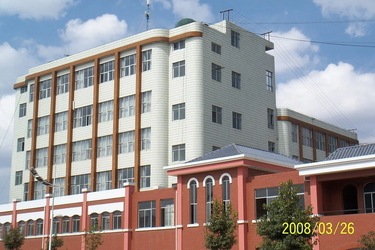 昭通一中 - panoramio - hilloo (1).jpg