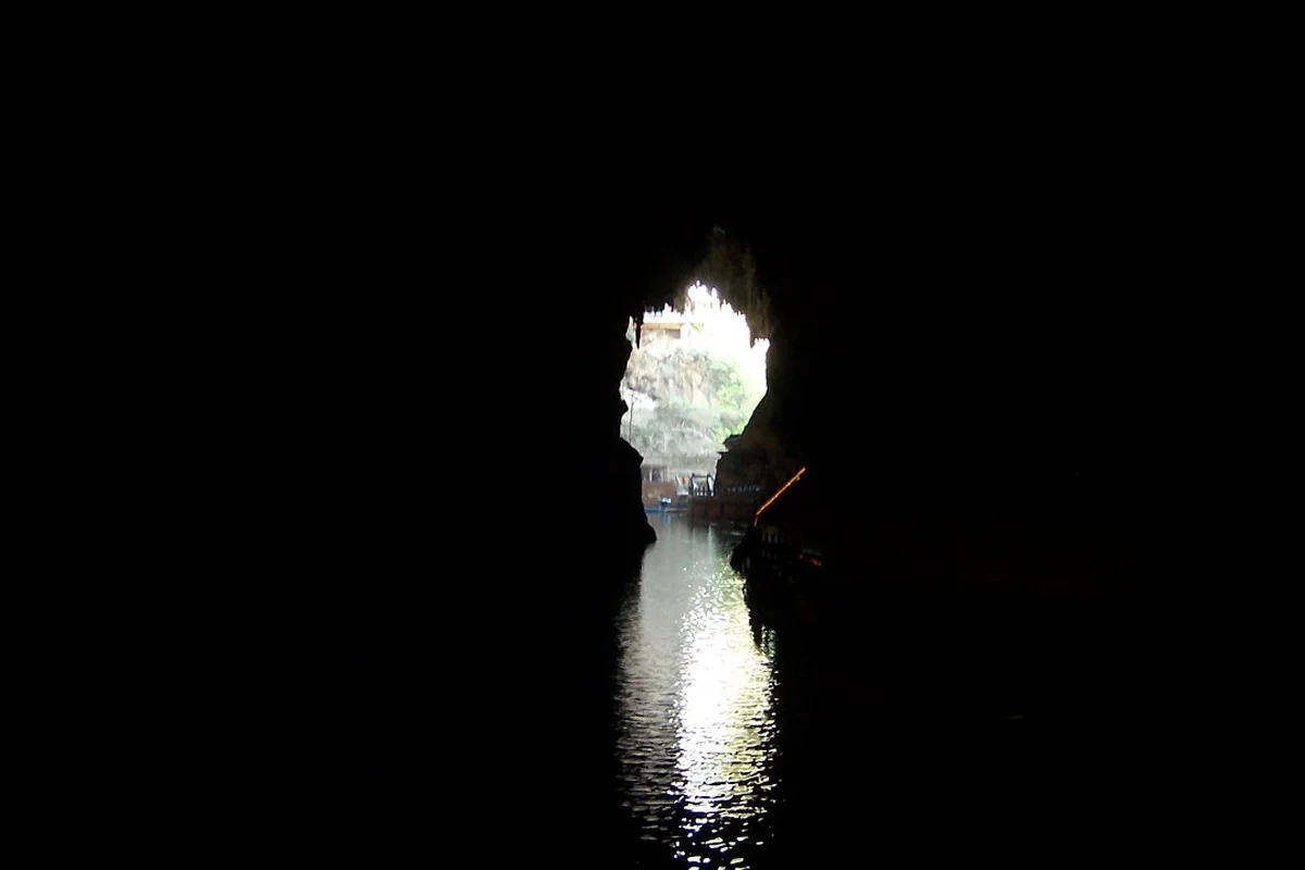 燕子洞水洞洞口 - panoramio.jpg