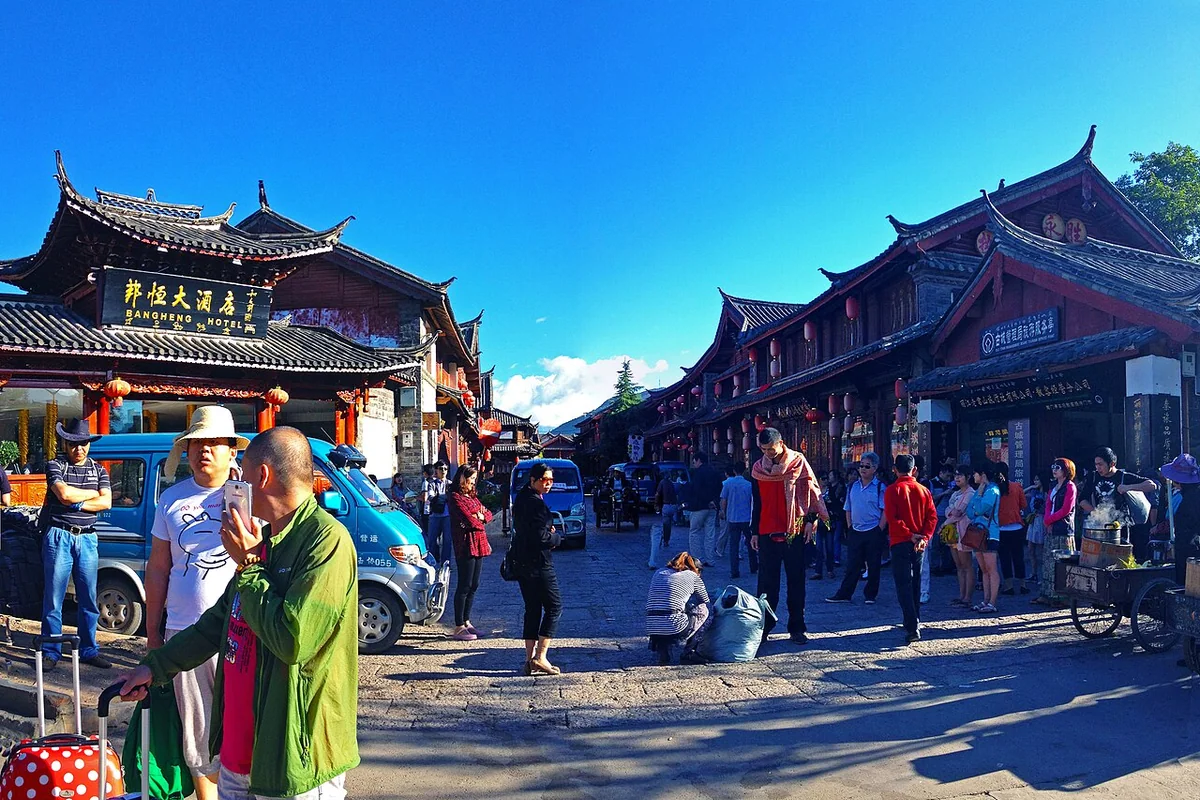 20130528丽江古城祥和路大研镇南门附近街景 - panoramio.jpg