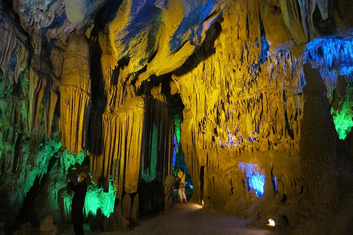 Alu Cave Luxi - panoramio (11).jpg