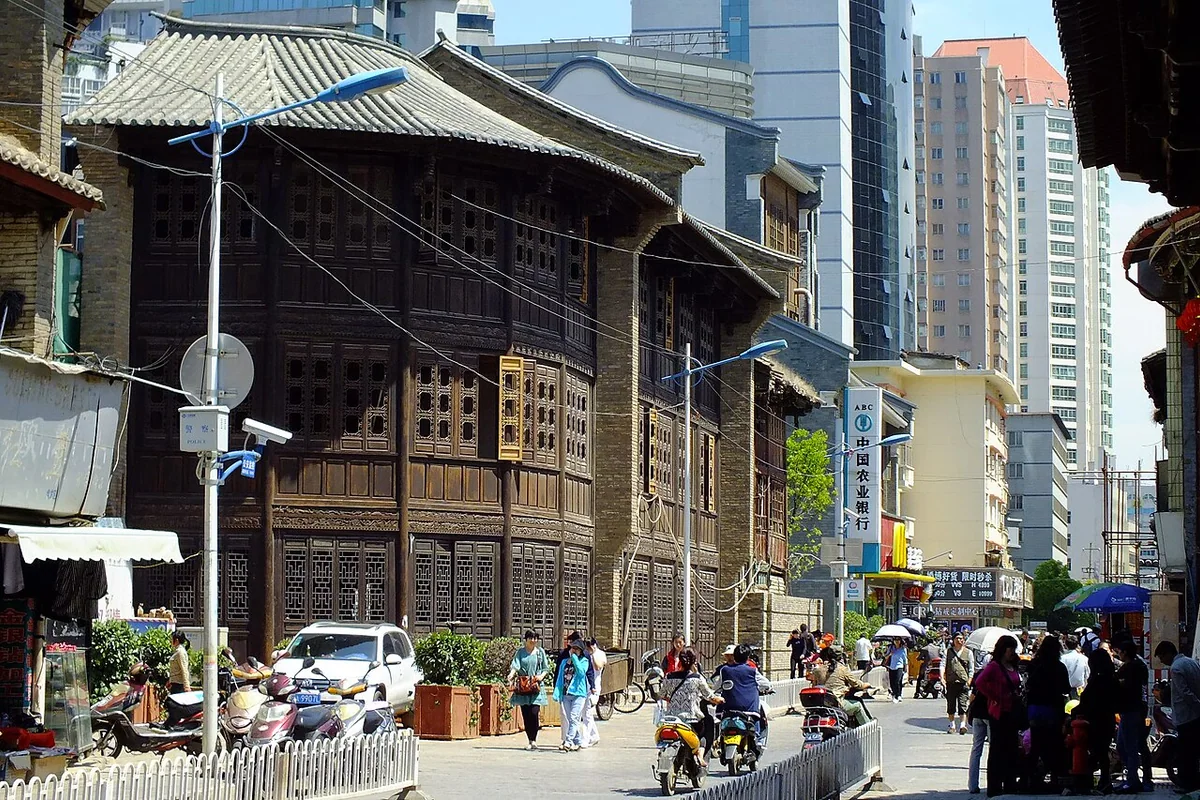 2015-03-20 Wuhua District, Yunnan, Kunming 光華街(雲南省昆明市五華区, 中国) DSCF3586光華街.jpg